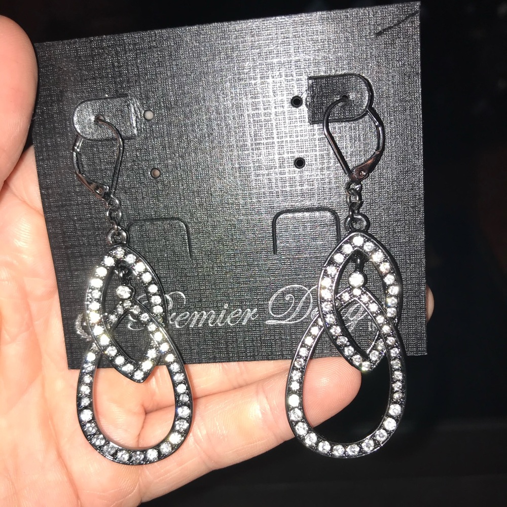Premier designs dangle earrings